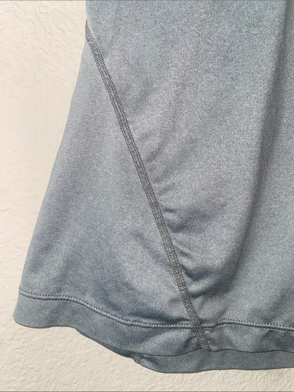🪼 Athleta gray racerback tank top with a cute lace detail on the back! - Picture 5 of 8